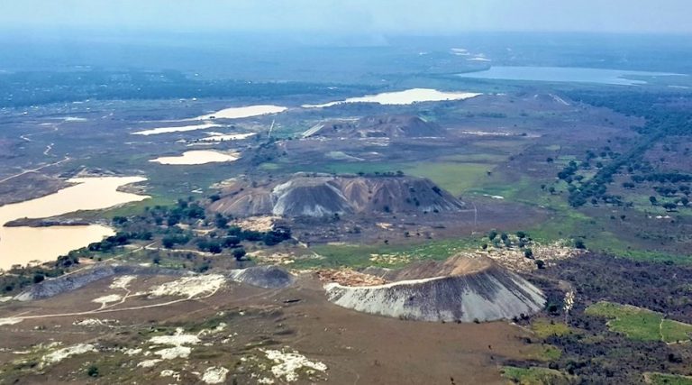 Closed-door negotiations in Washington over mining deal