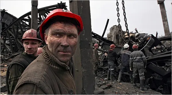 What is happening in the mining industry in the fourth year of the war